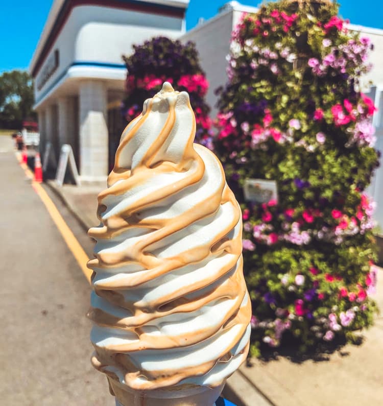 8-flavor striped soft serve
